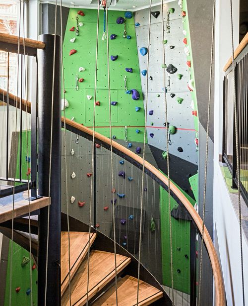 Kletterwand Jugendraum